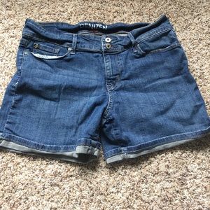 Women's Denizen shorts