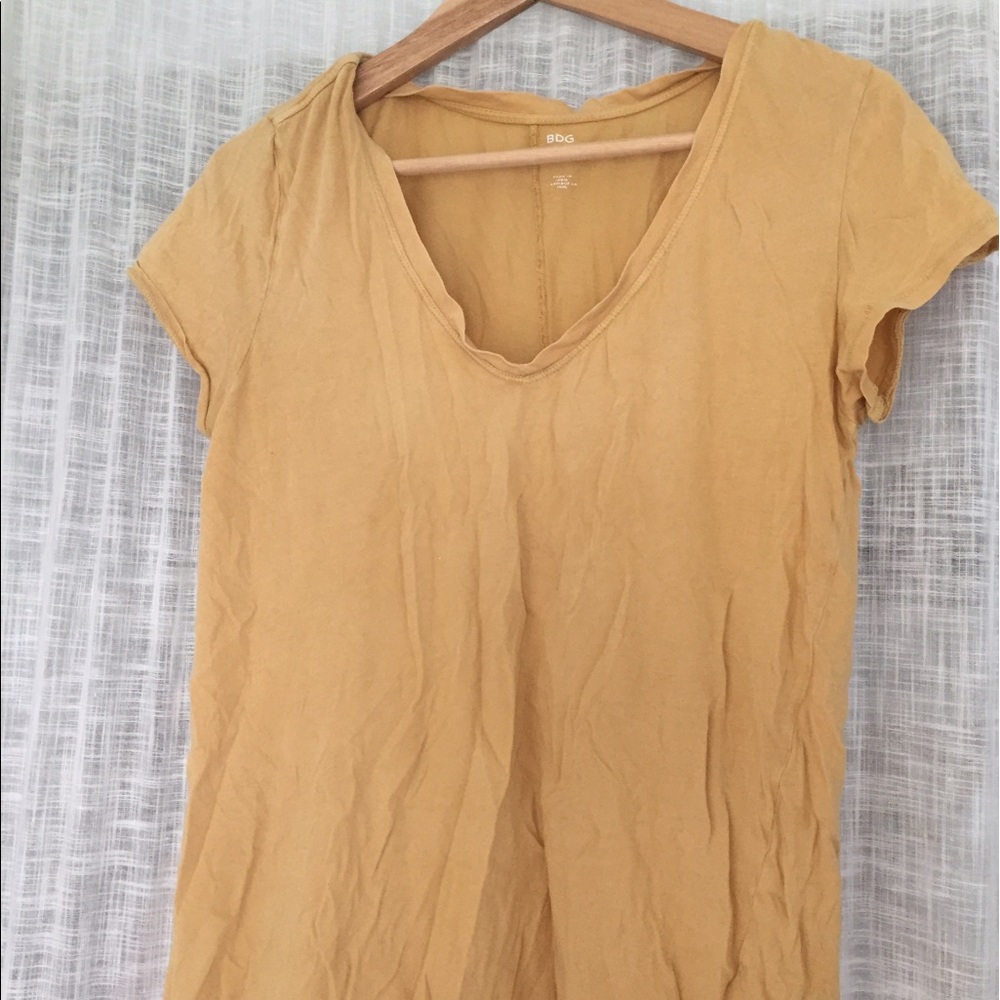 Scoop neck tshirt