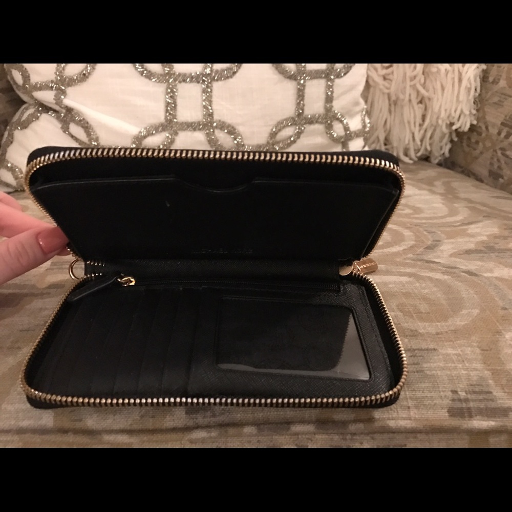 Michael Kors Wallet - Picture 2 of 2