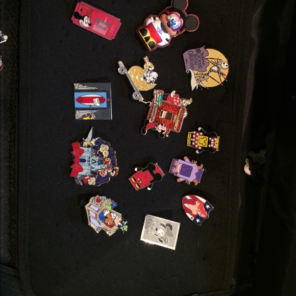 Disney Pins - Picture 4 of 8