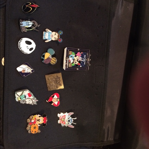 Disney Pins - Picture 5 of 8