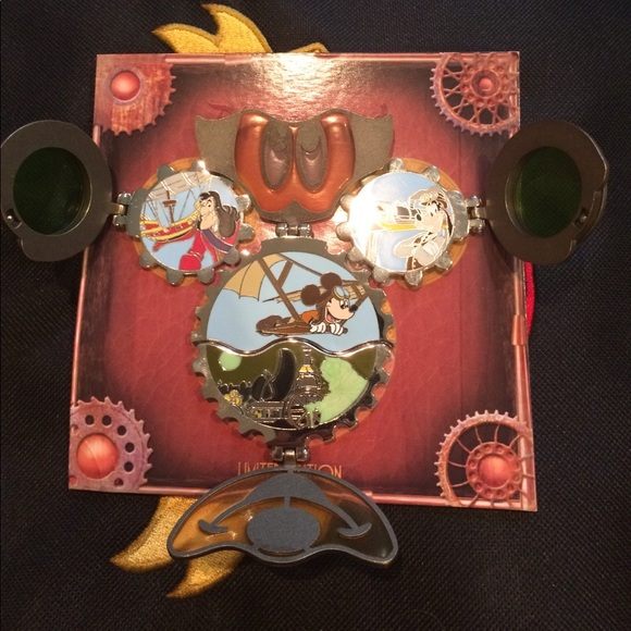 Disney Pins - Picture 7 of 8