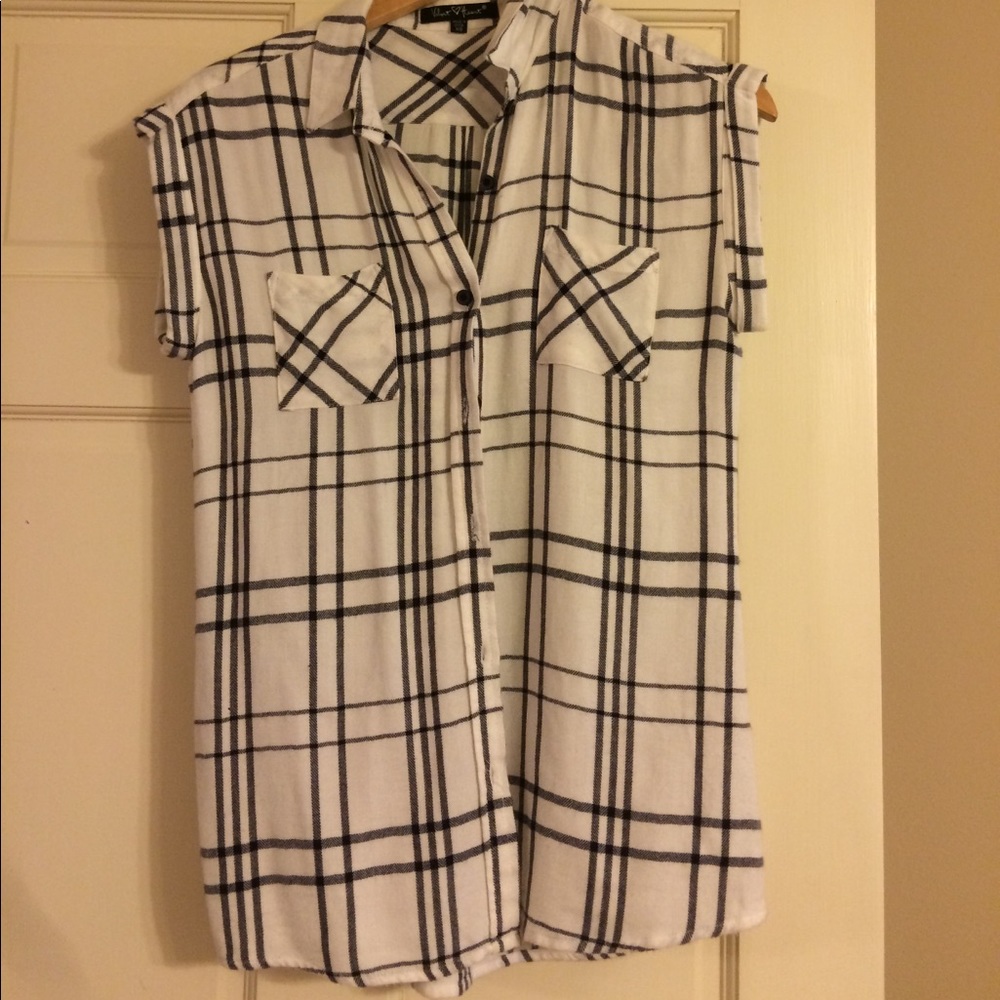 Plaid short sleeve button up!