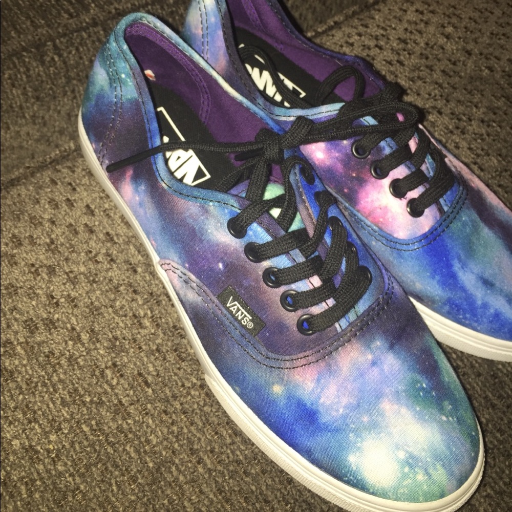 VANS GALAXY size 6