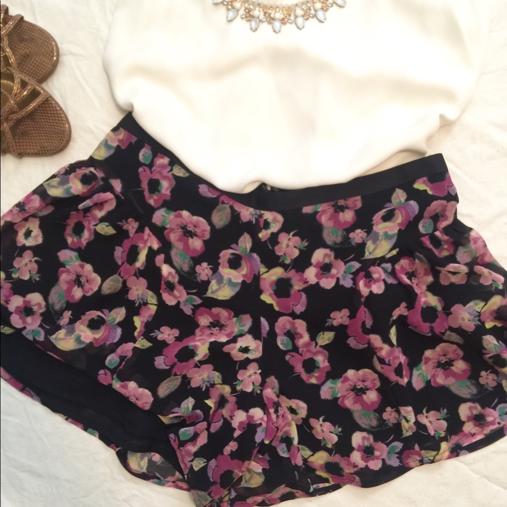 Flirty Floral Shorts