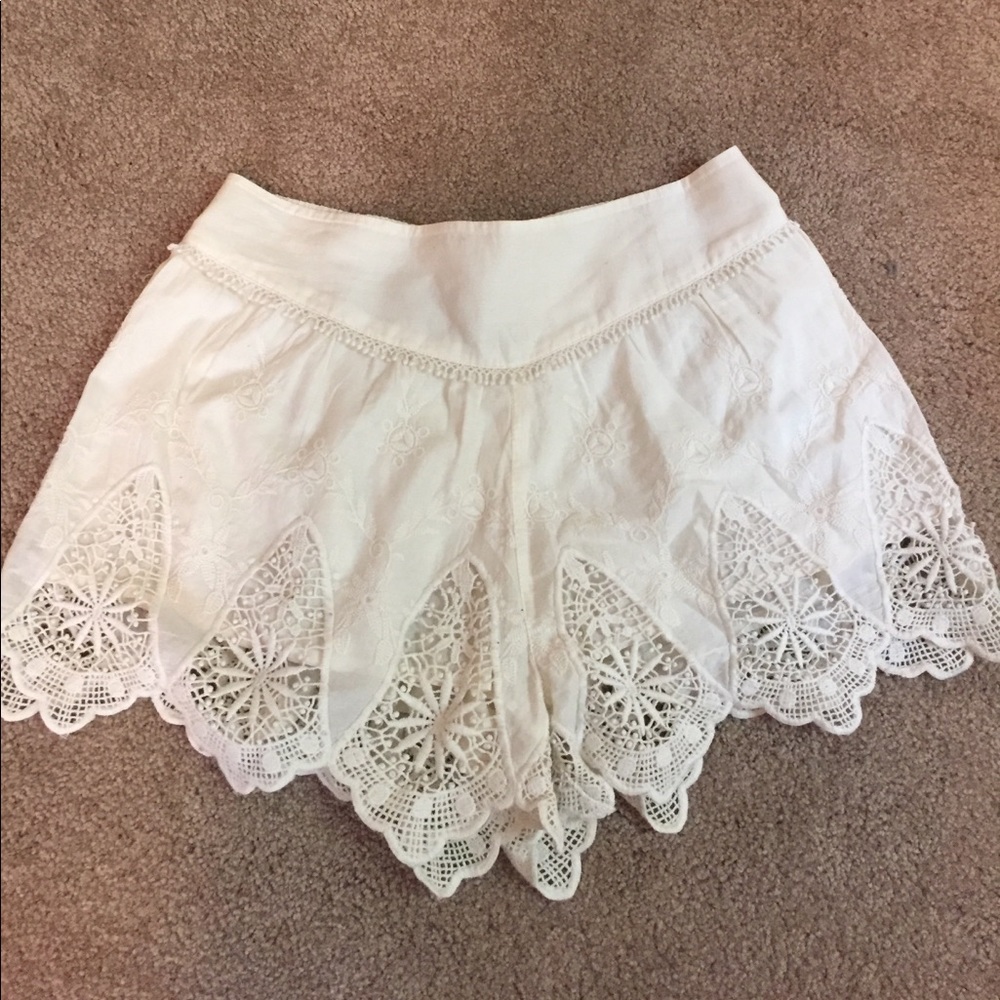 NWT AE white flowy lace shorts
