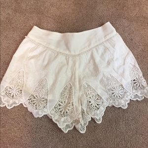 NWT AE white flowy lace shorts
