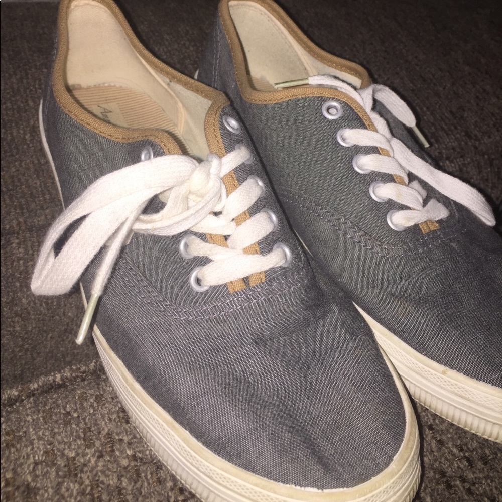 American eagle canvas shoes worn once! Size 6.5