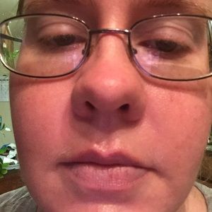 Meet your Posher, Laure