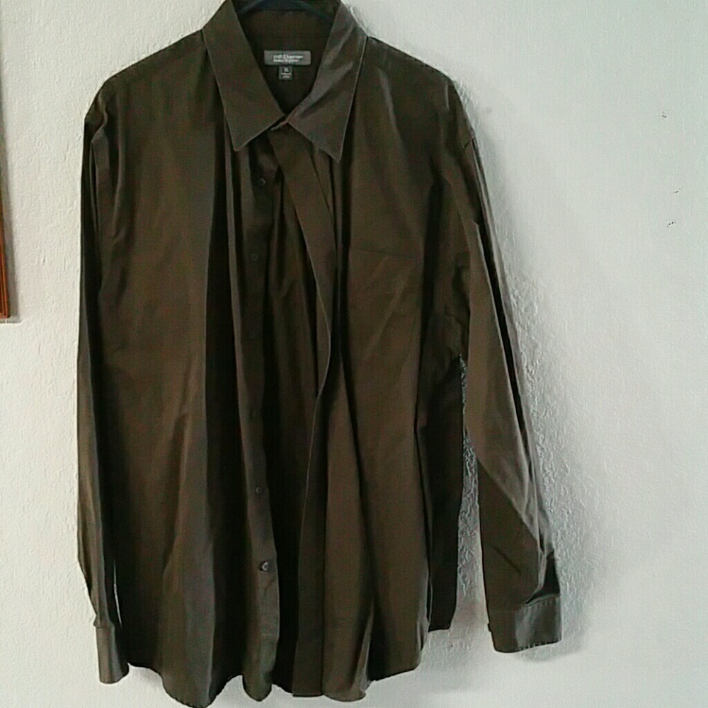 Long sleeve light weight button down