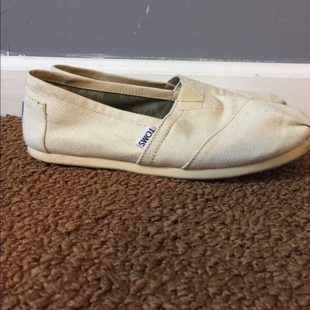 Toms tan!