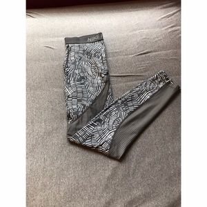 Nike: Nike Pro Grey Print Leggings with Mesh