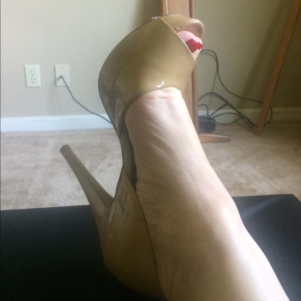 Jessica Simpson Side Cut Out Platform Heels