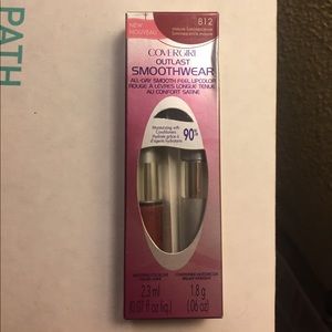 CoverGirl Outlast smoothwear lip color