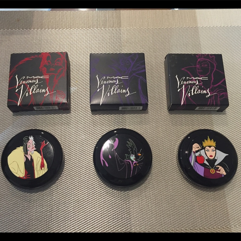 MAC LE Beauty Powders