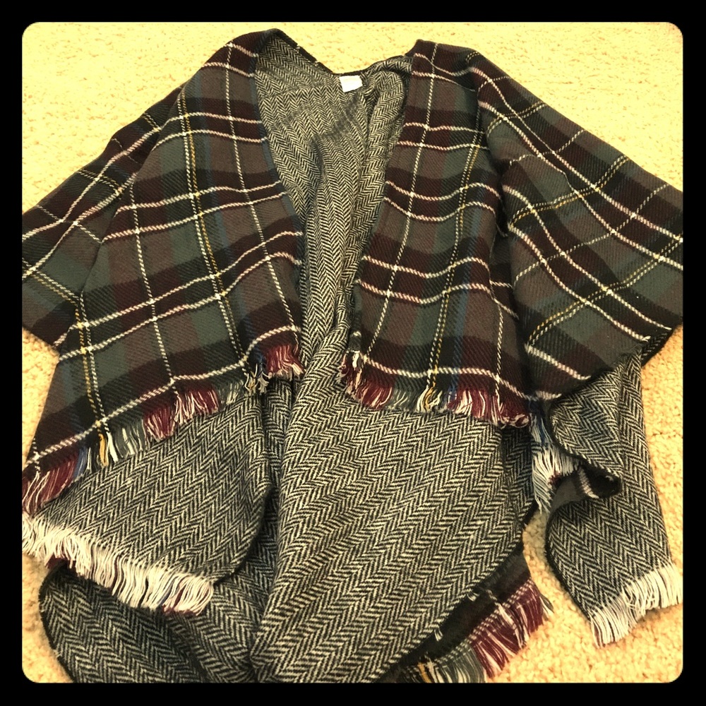 Reversible poncho wrap