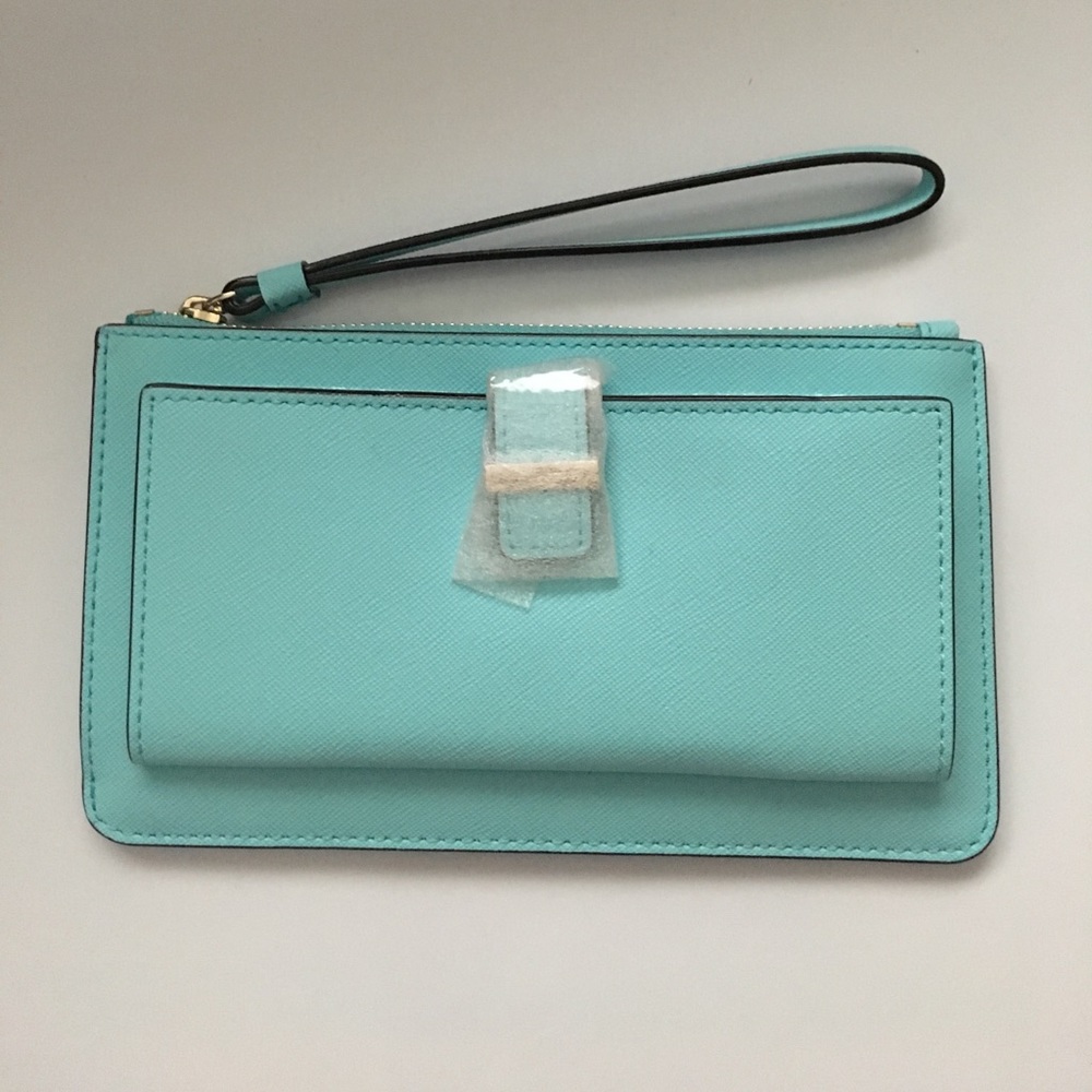 **MOVING SALE**Kate Spade Wristlet - Picture 2 of 3