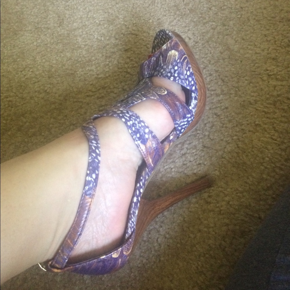 Gorgeous purple multi ostrich heels