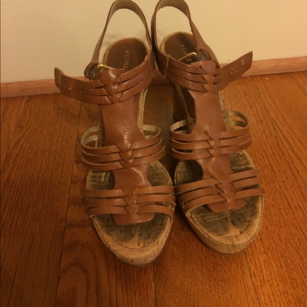 Brown cork wedges