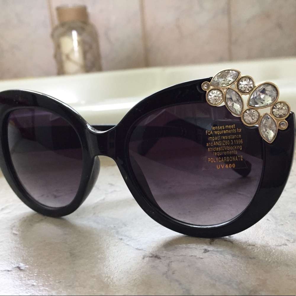 ✨ Dazzling Jeweled crystal embellished sunglasses