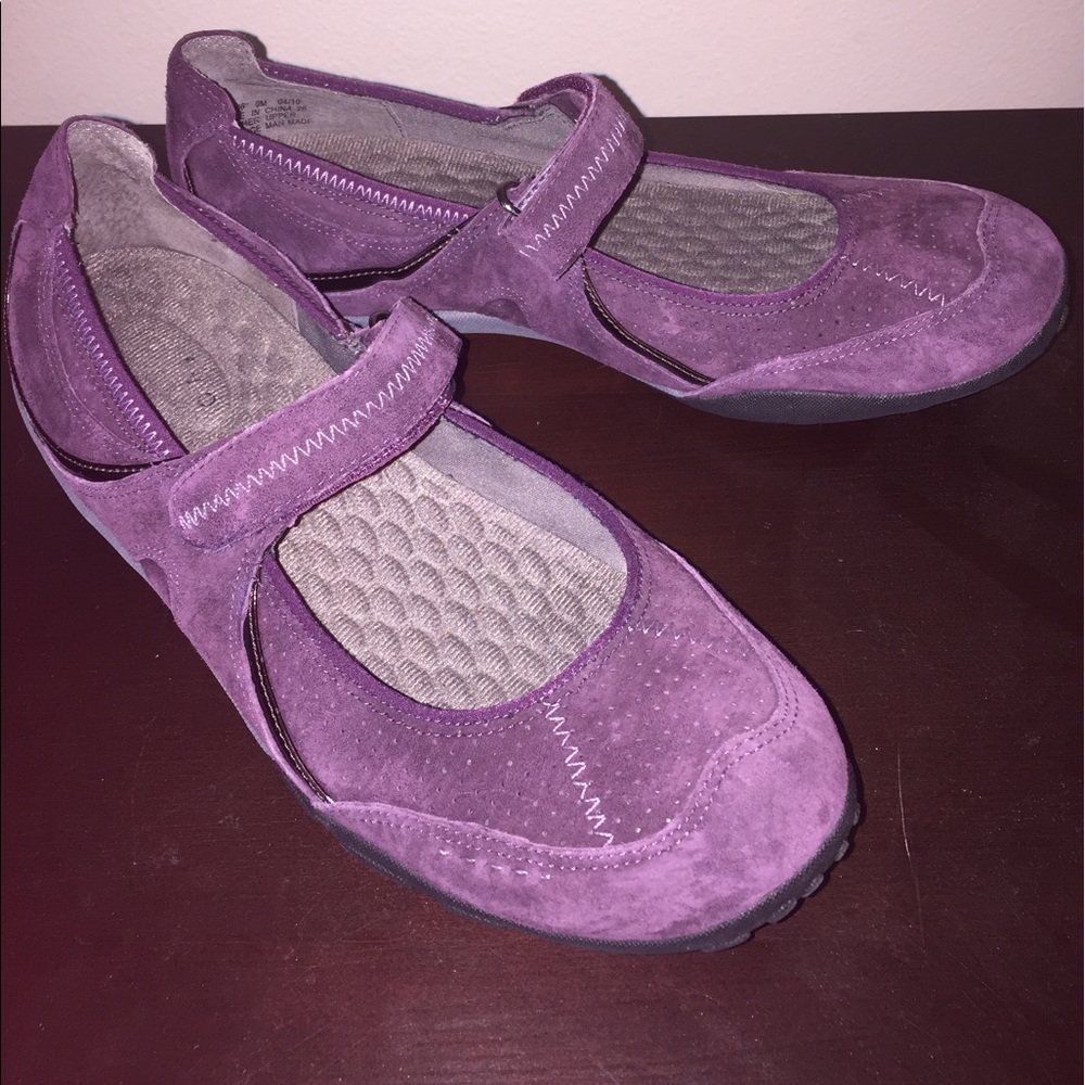 Leather Maryjane style walking shoe