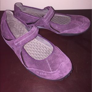 Leather Maryjane style walking shoe