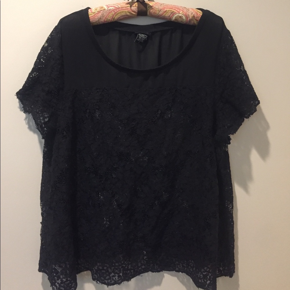 Short sleeve lace top