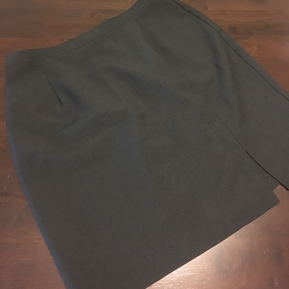 NEVER WORN. - Picture 1 of 3
