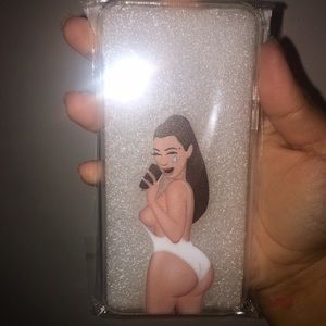 Kim Kardashian Crying Case 💍SOLD
