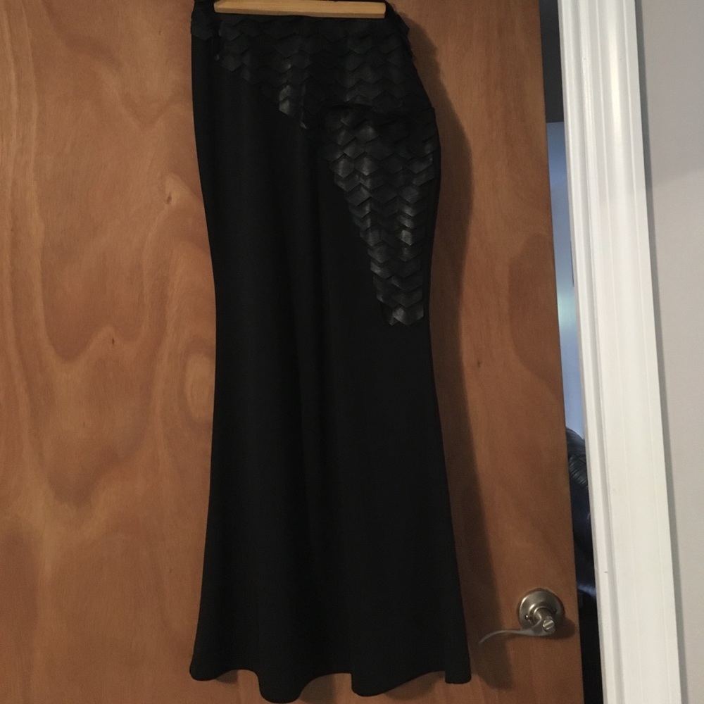 Black skirt