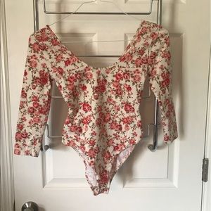 Scoop neck floral bodysuit