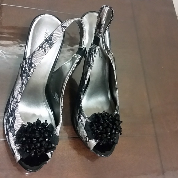 Shoes - Picture 1 of 3