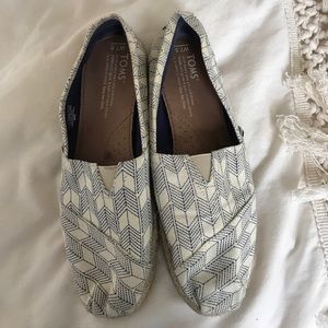 Toms shoes