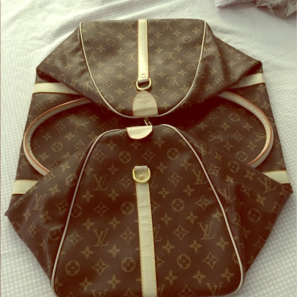 Large overnight duffel