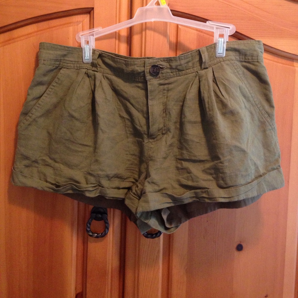 Ruffled shorts