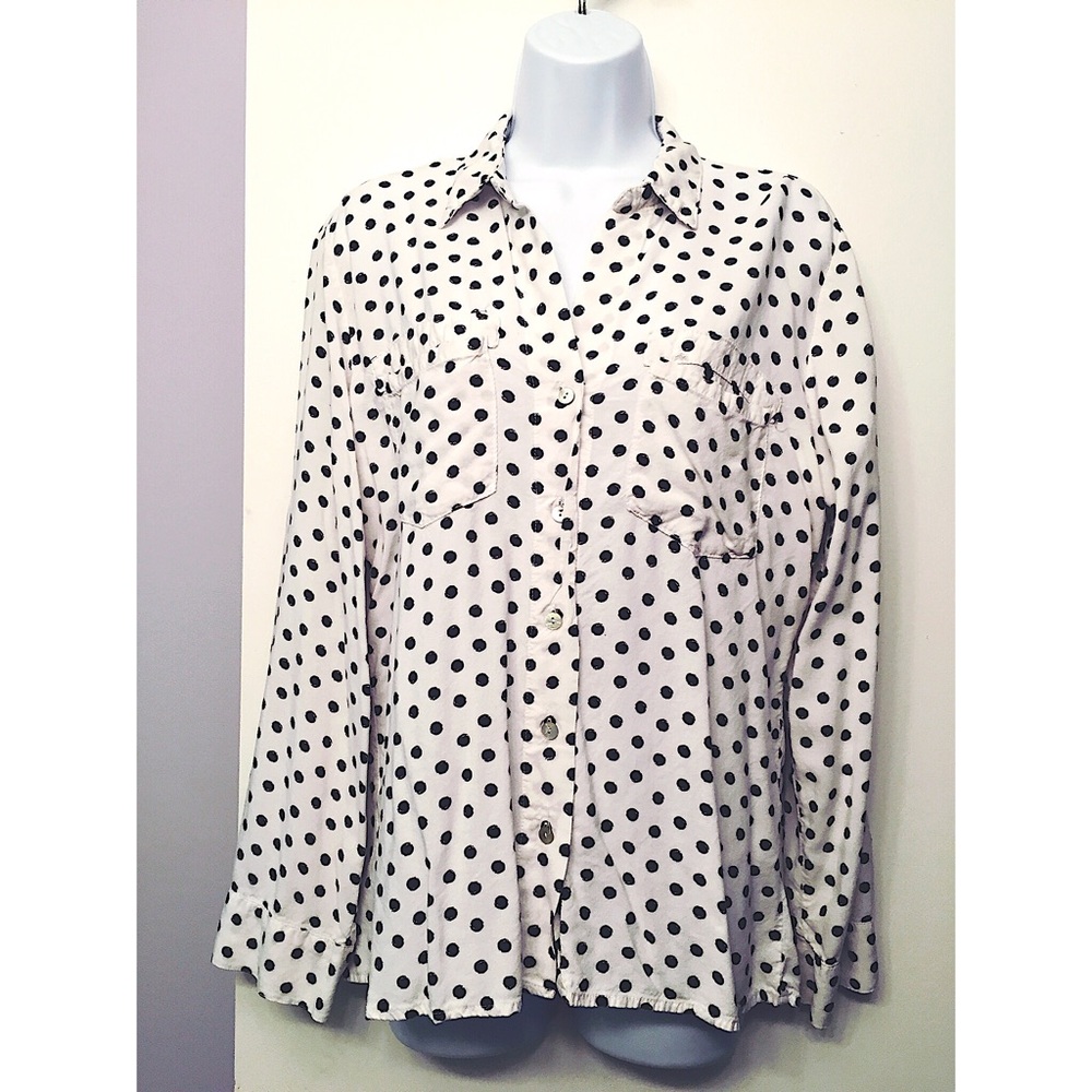 JUSTliving Button down shirt Size Small
