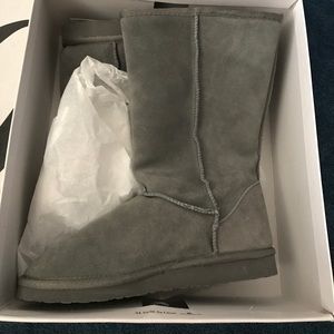 Gray Nine West boots. Size 7.