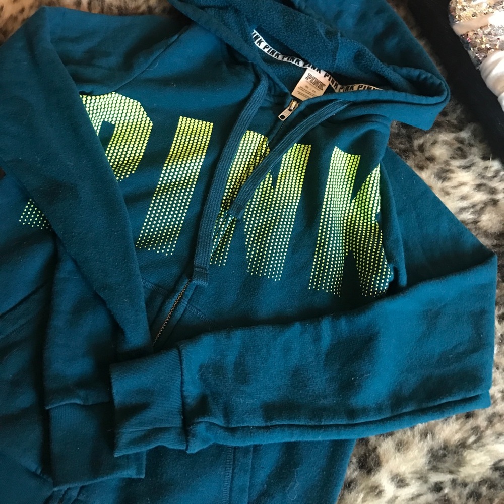 pink sweatshirt