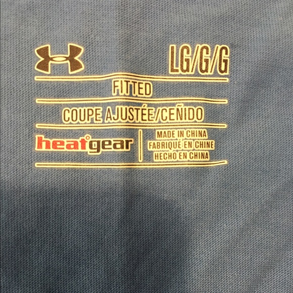 Under armor workout shirt, has only been worn once - Picture 2 of 3
