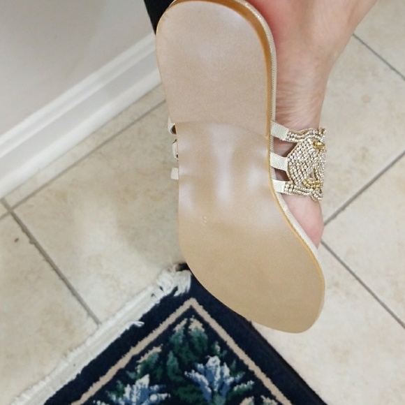 MUST GO!! - Picture 4 of 4