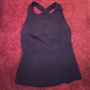 Lululemon black workout top hardly warn like new