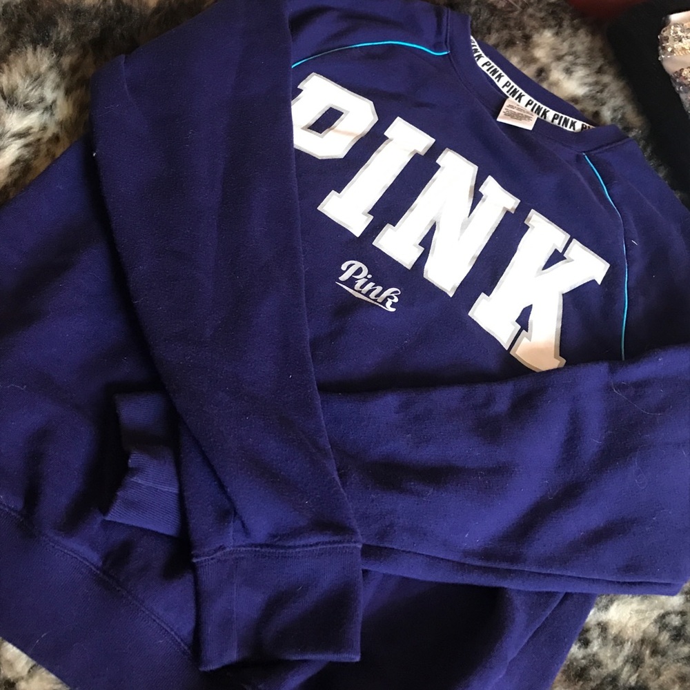 pink sweatshirt