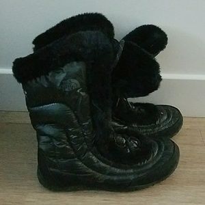 Women's North Face black snow boots size 8