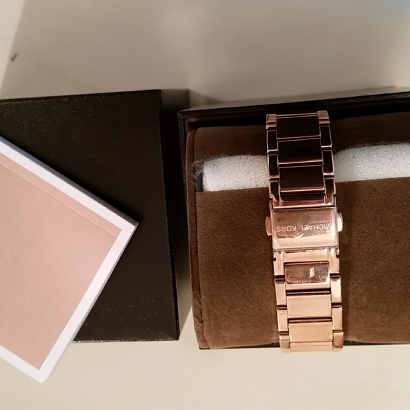 Watch - Picture 3 of 4