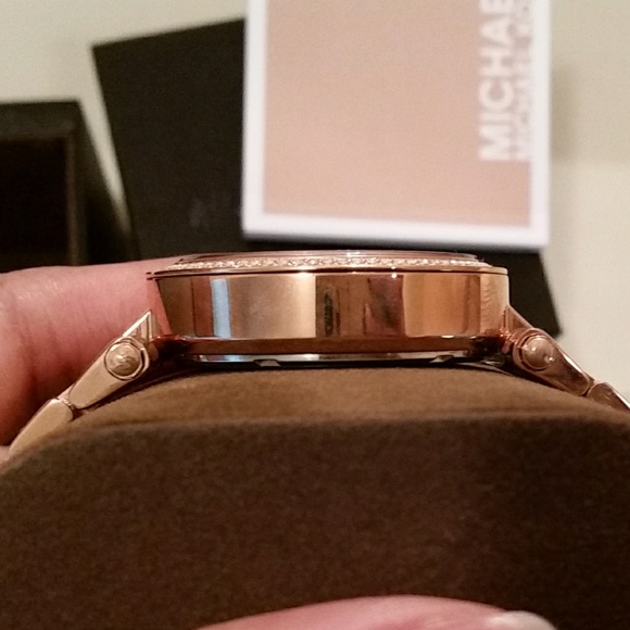 Watch - Picture 4 of 4