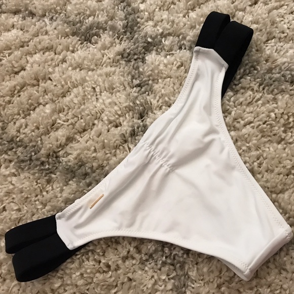 Victoria secret bikini bottom - Picture 2 of 4