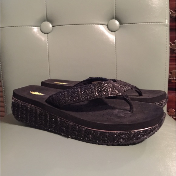 Women's Voltaire black flip flop sandals size 9 - Picture 2 of 2