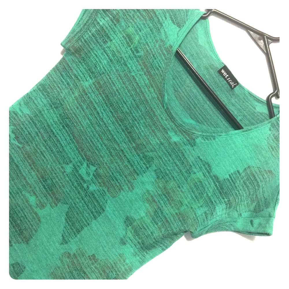 Gorgeous wet seal top.