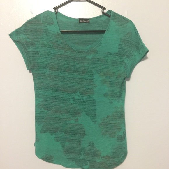 Gorgeous wet seal top. - Picture 2 of 3