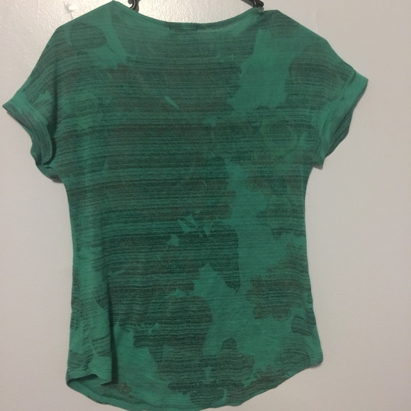 Gorgeous wet seal top. - Picture 3 of 3